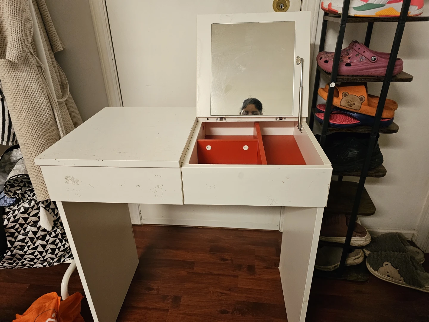 White Vanity Makeup Table with Mirror - photo 4