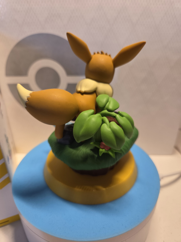 Funism Pokemon Eevee Figure MX2045 - photo 3