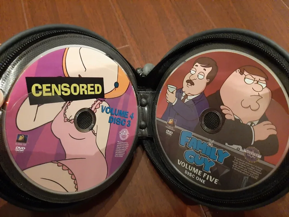 Family Guy DVDs - LOTS! - $2 each image indicator(5)