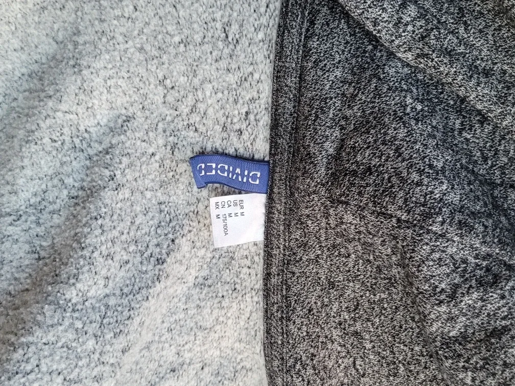 H&M Divided Grey Zip-Up Hoodie - Size M image indicator(5)