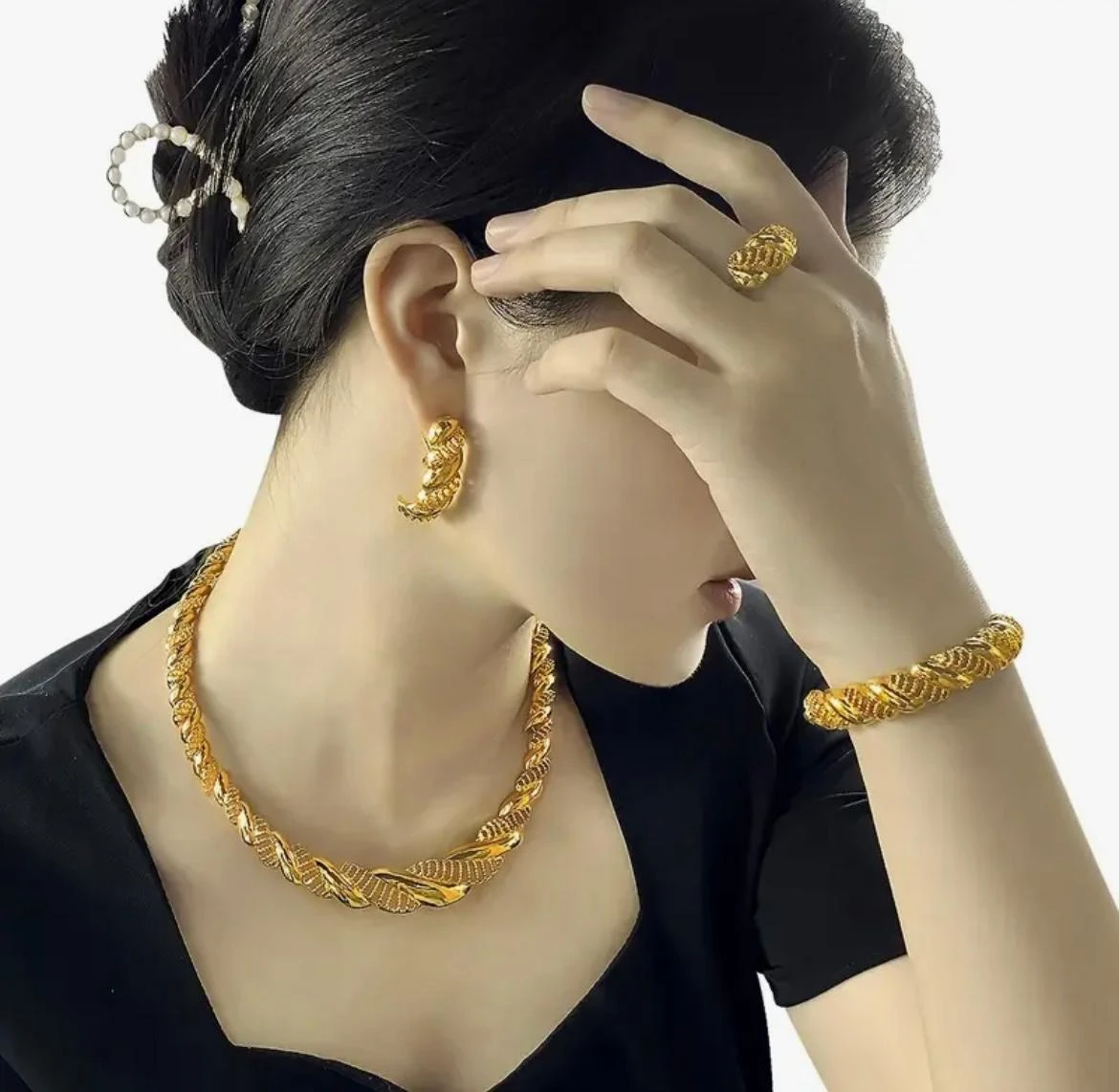 Stunning Gold Plated Jewellery Set - photo 2