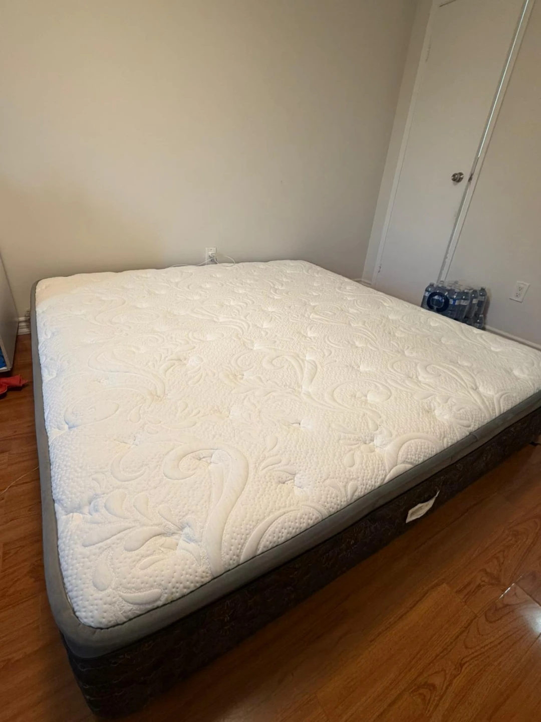 Bassett Hillary Firm Euro Top King Mattress - photo 3