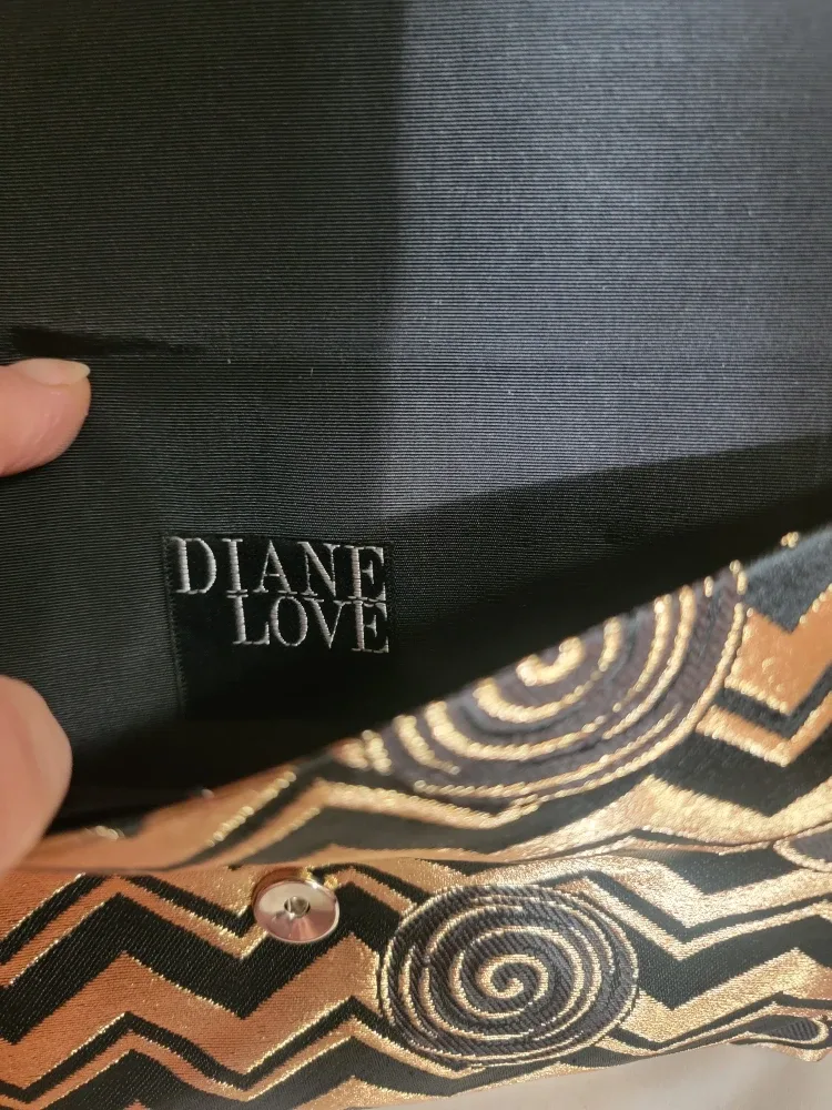 Diane Love Clutch image indicator(4)