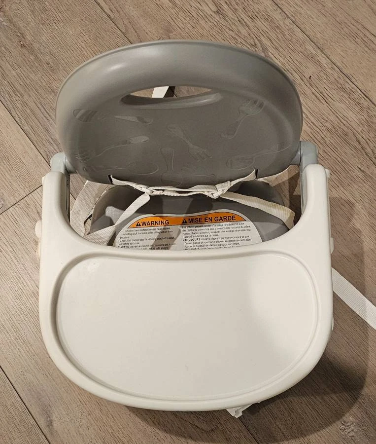 Chicco Pocket Snack Booster Seat