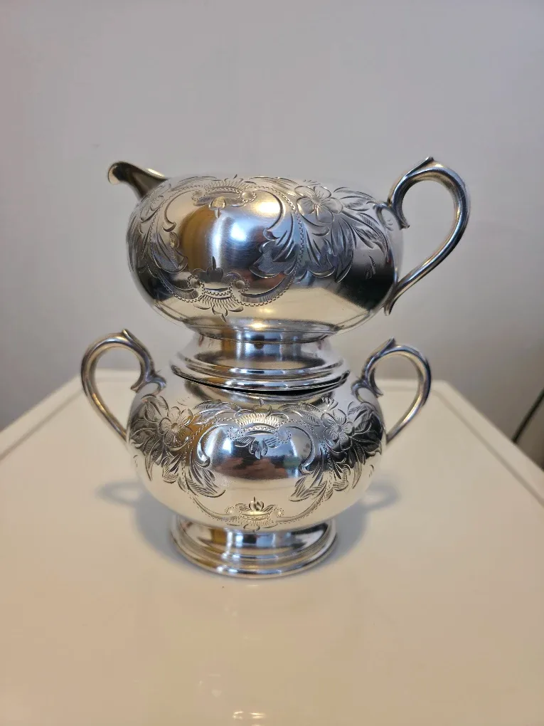 W.M.A Rogers Vintage Silver plate bowl and creamer set