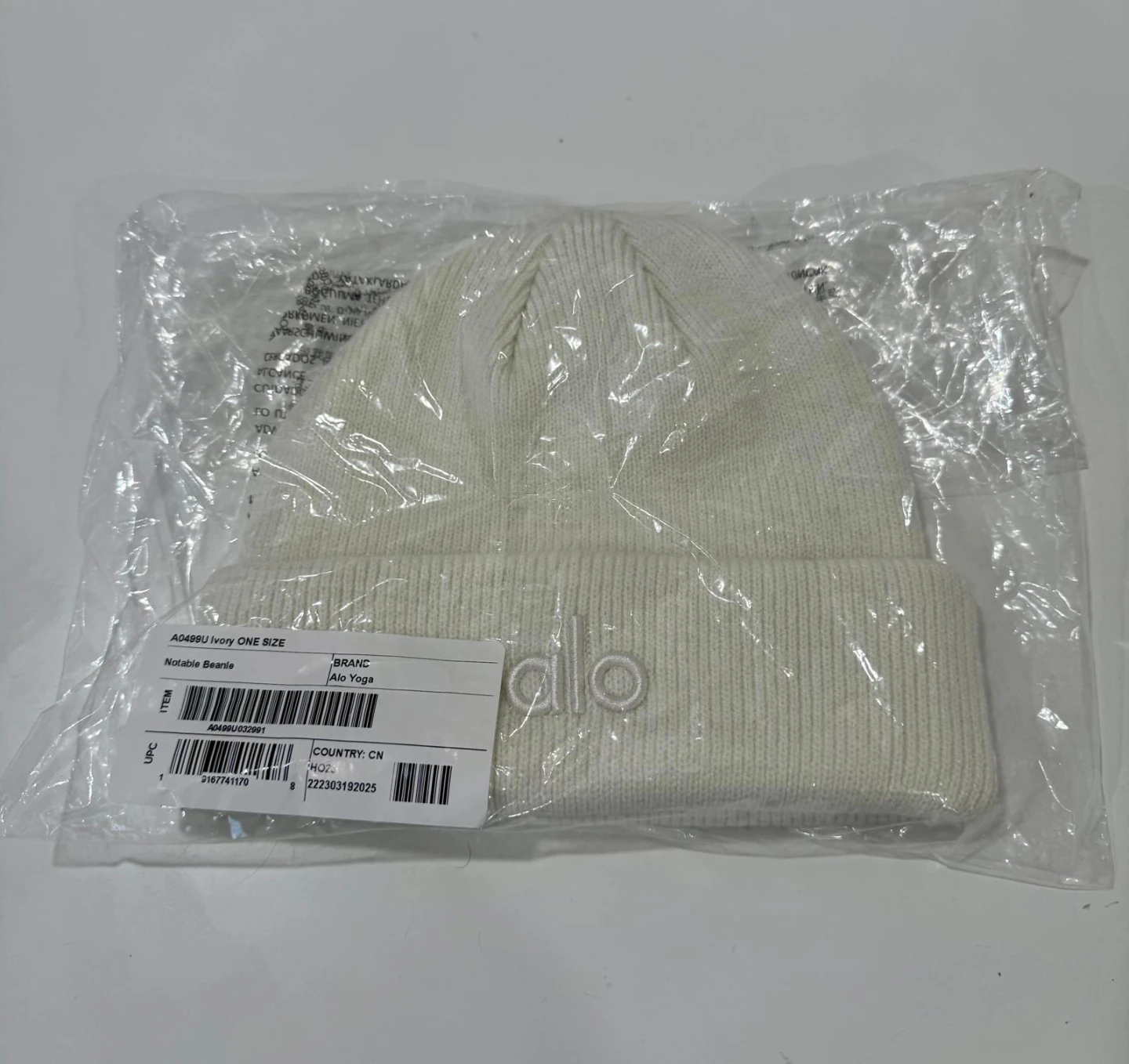 Alo Yoga Ivory Beanie - New with Tags! - photo 2
