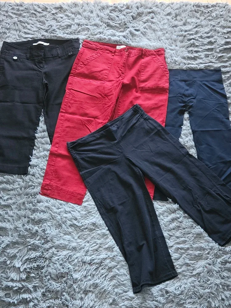 mySTYLE Black Capri Leggings - Size S/M