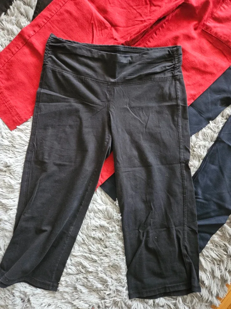 mySTYLE Black Capri Leggings - Size S/M image indicator(2)
