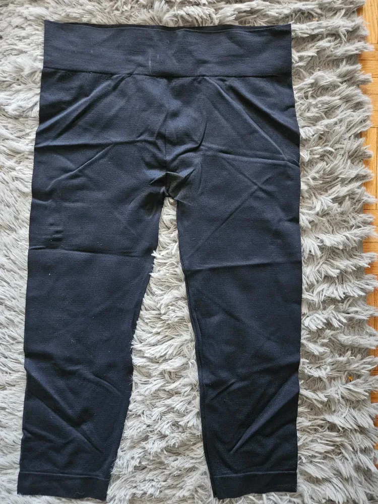 mySTYLE Black Capri Leggings - Size S/M image indicator(4)