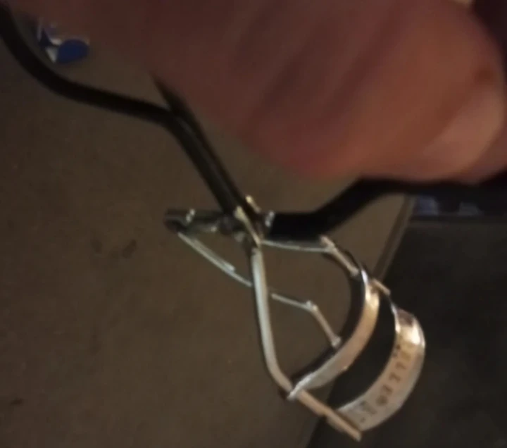 Eyelash Curler - photo 3