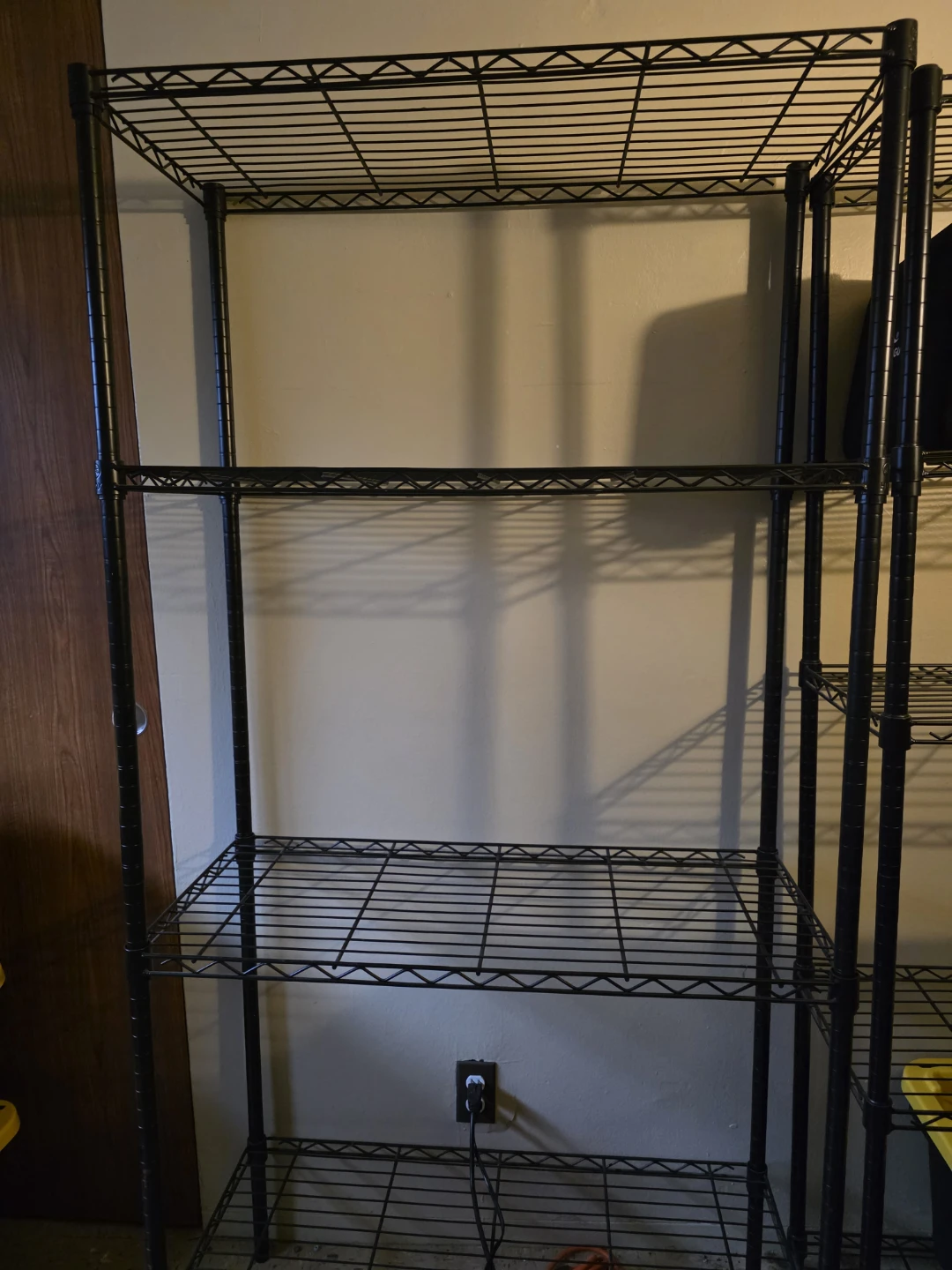 Metal adjustable shelves