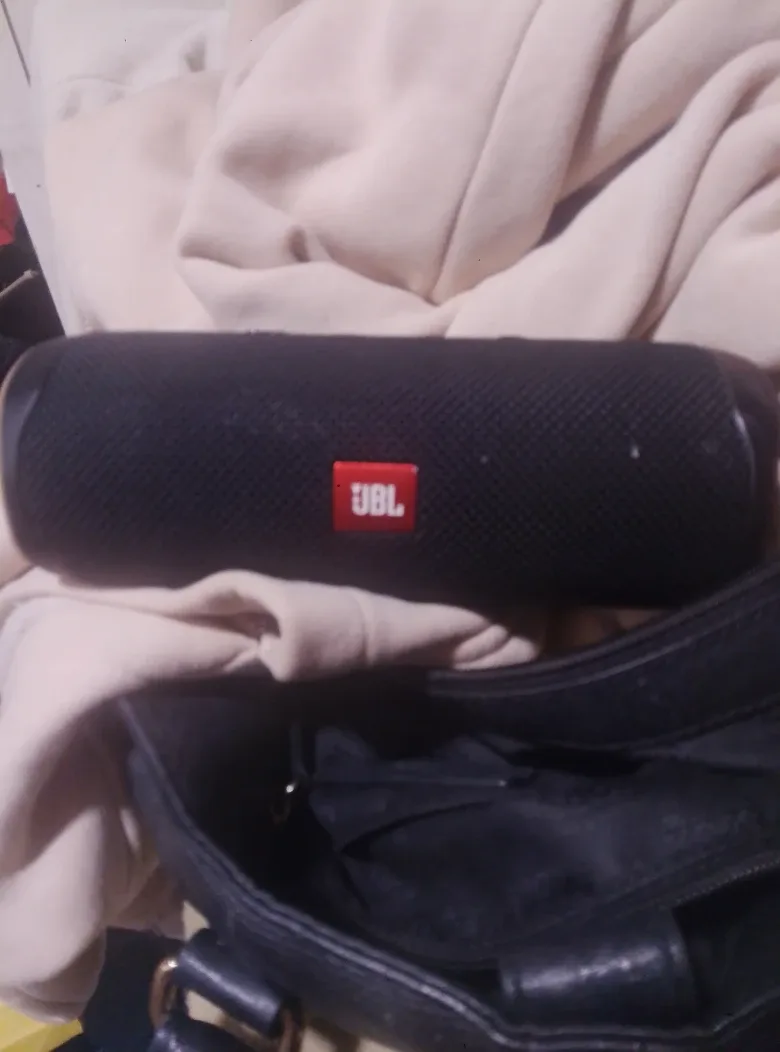 JBL Flip 5 Bluetooth Speaker - Black