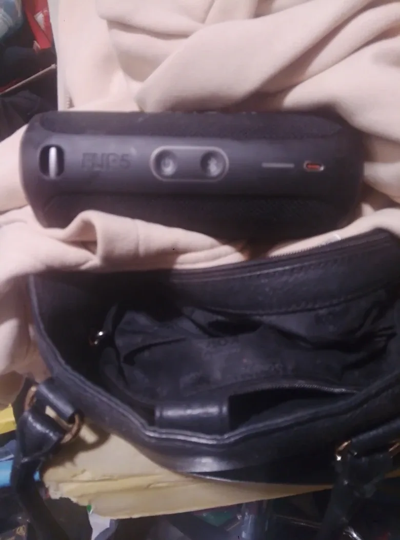 JBL Flip 5 Bluetooth Speaker - Black image indicator(2)