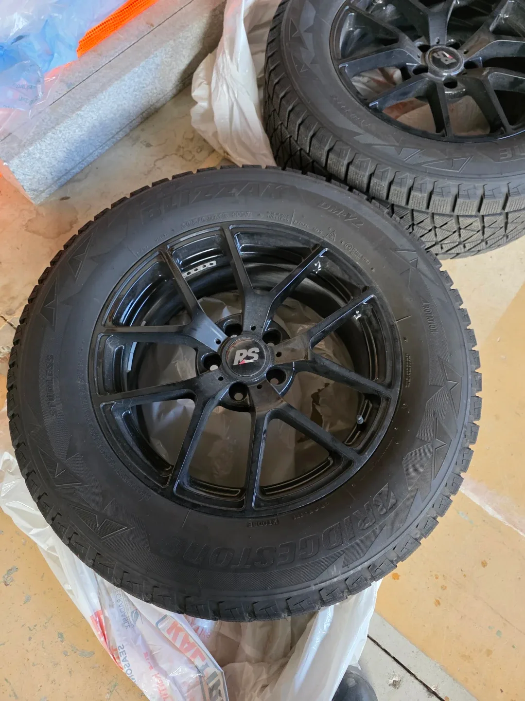 Snow Tires c/w Rims image indicator(4)
