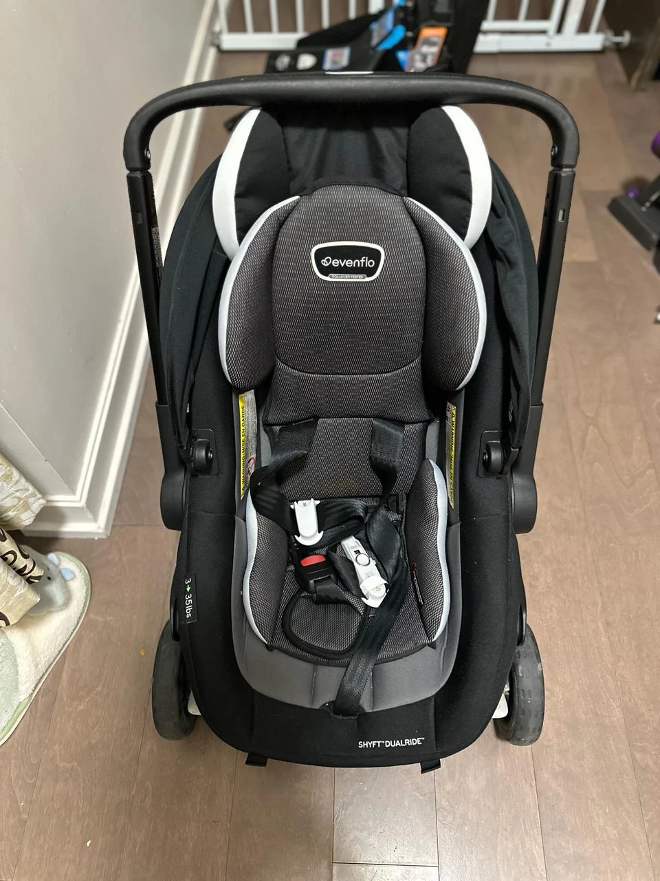 Evenflo Shyft DualRide Infant Car Seat & Stroller - photo 2