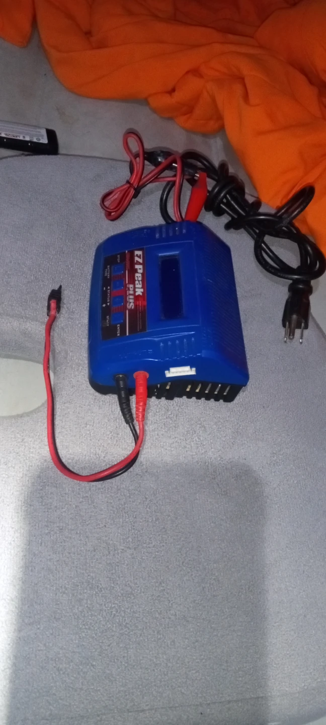 Traxxas EZ Peak Plus Battery Charger - photo 3
