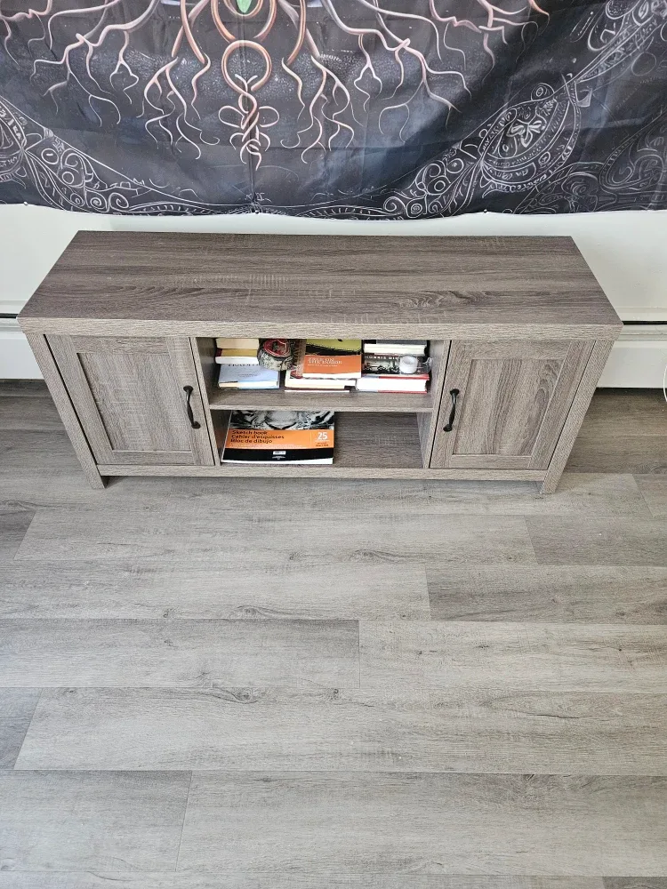 Wooden TV Stand/Entertainment Unit