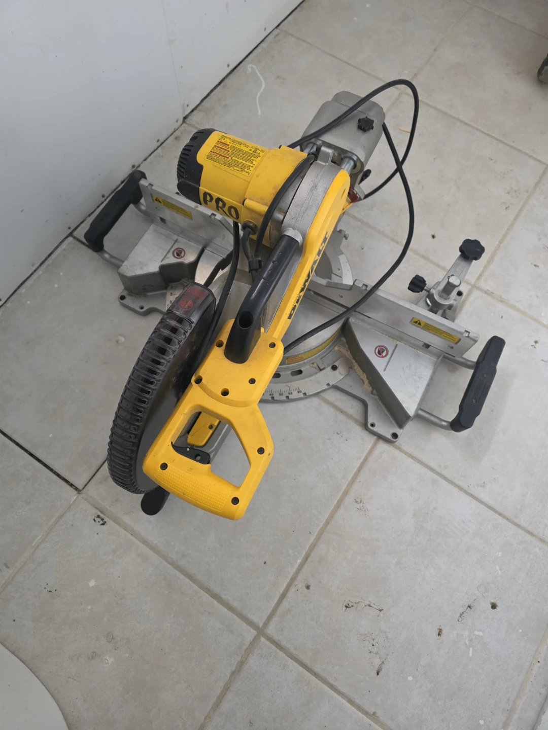 DeWalt DWS779 12" Double Bevel Sliding Compound Miter Saw - photo 2