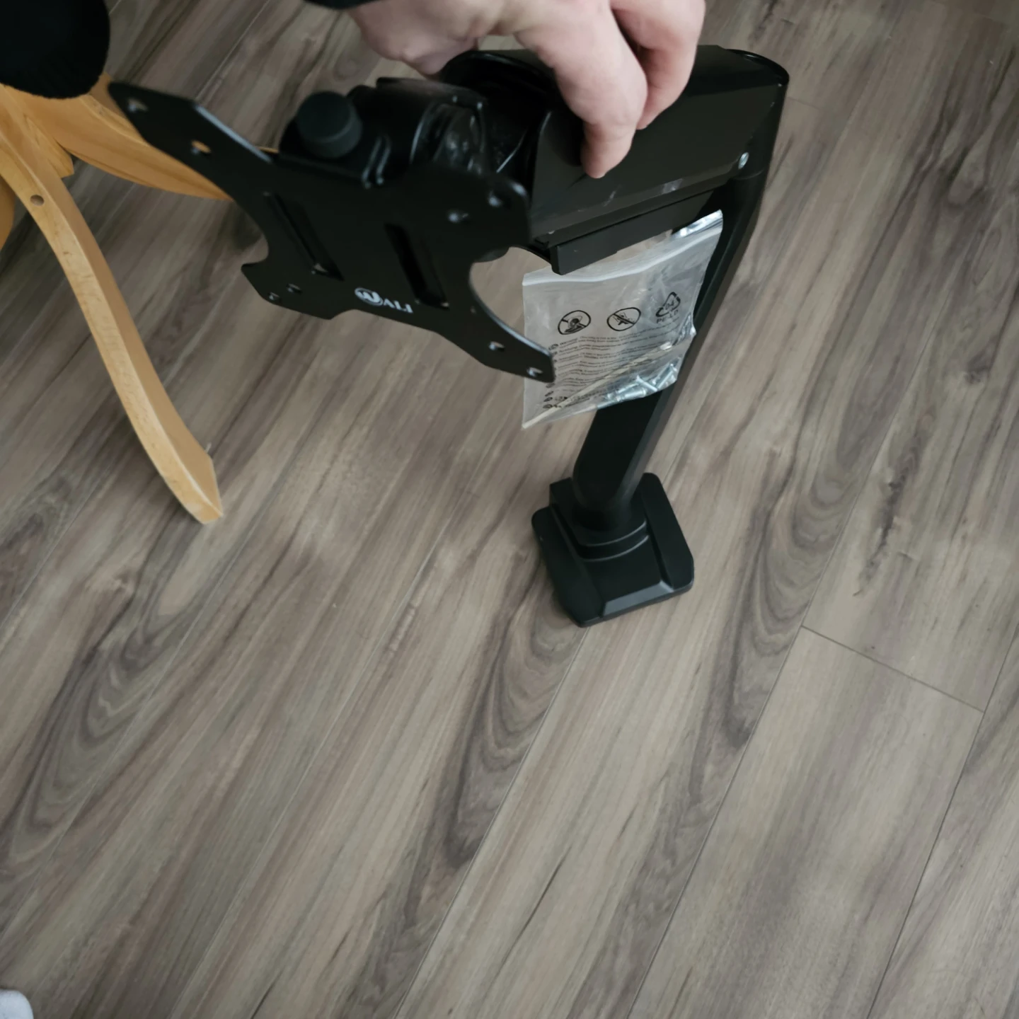 WALI Monitor Desk Mount - Fits 17" to 49" Screens - photo 2