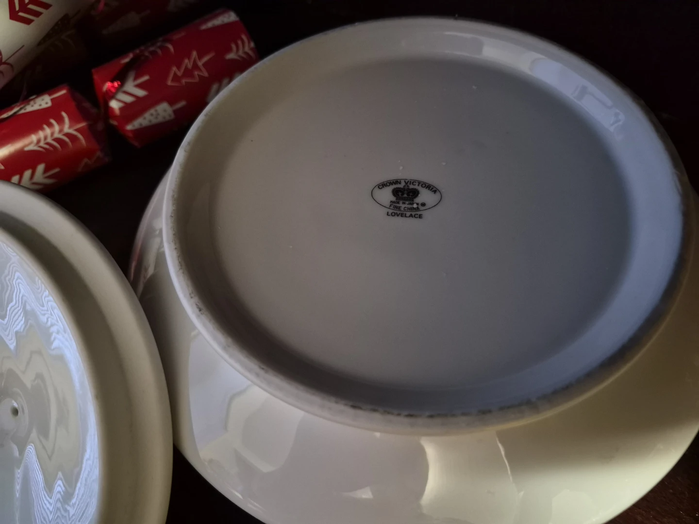 Crown Victoria Lovelace Covered Casserole Dish - photo 3