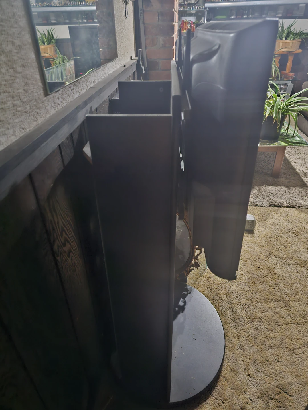 32"tv with cabinet spins - photo 4