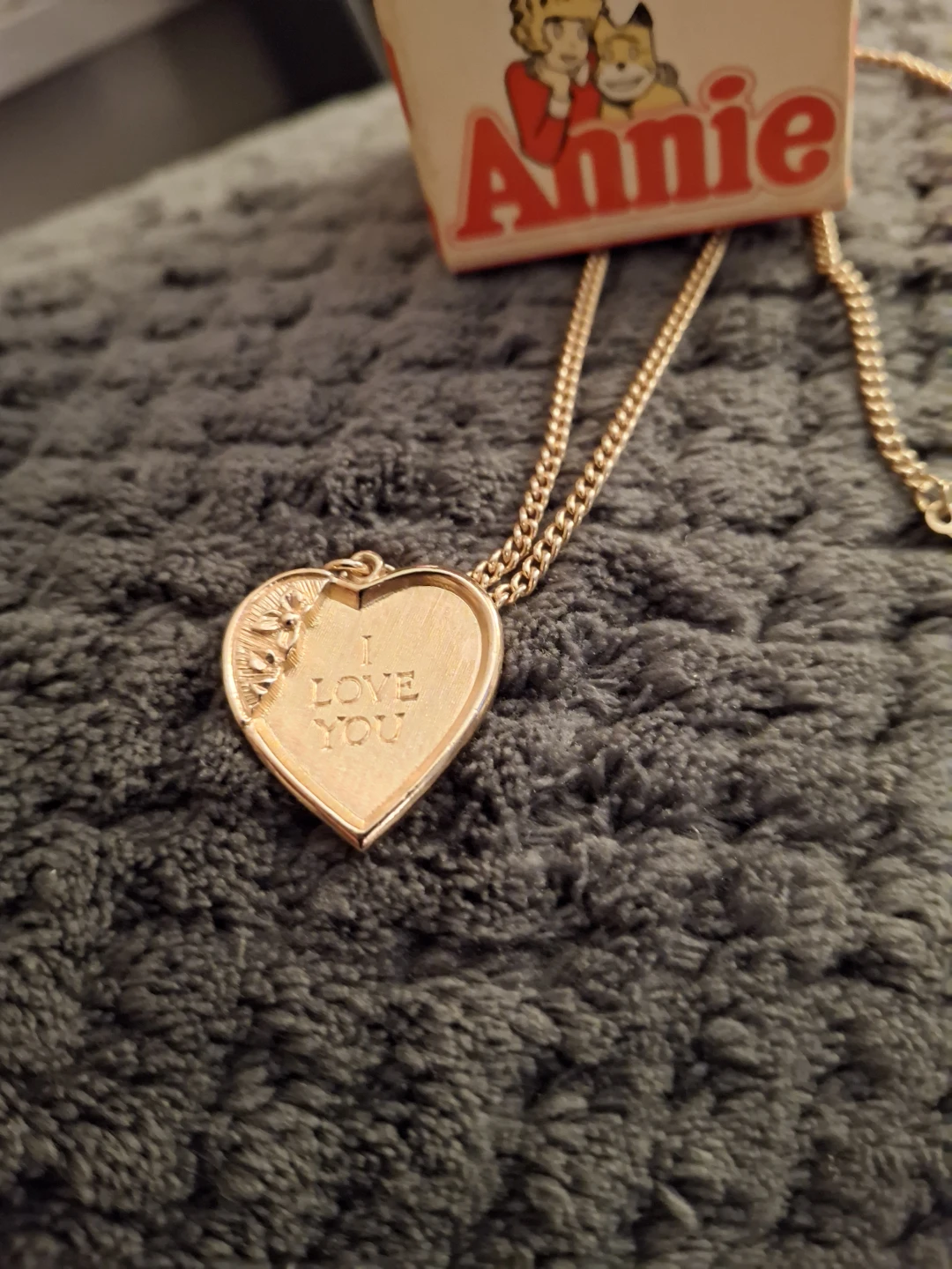 Avon Annie Pendant Necklace - Gold - photo 4