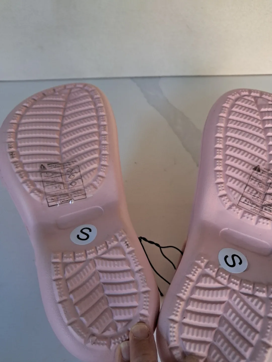 Bon Voyage Pink Clogs - New #cleanout# image indicator(4)