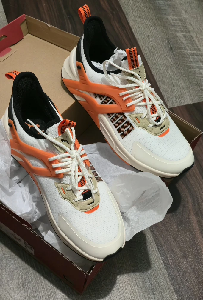 Sneaker