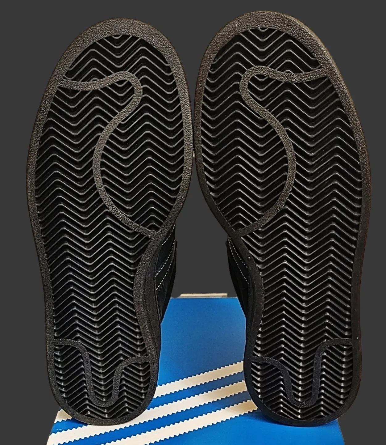 *NWT* 9 US — adidas OG Campus 00s image indicator(8)