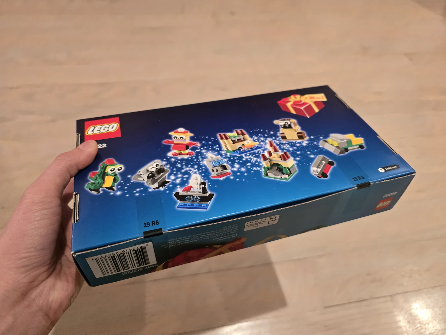Lego 40222 Christmas Build Up Set - photo 3