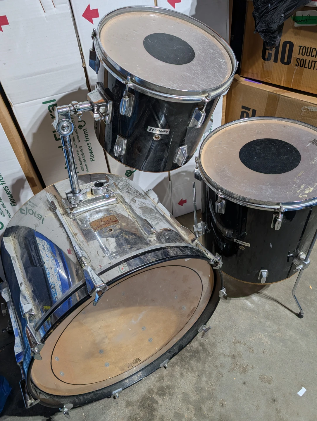 Pearl & Westbury Drum Set