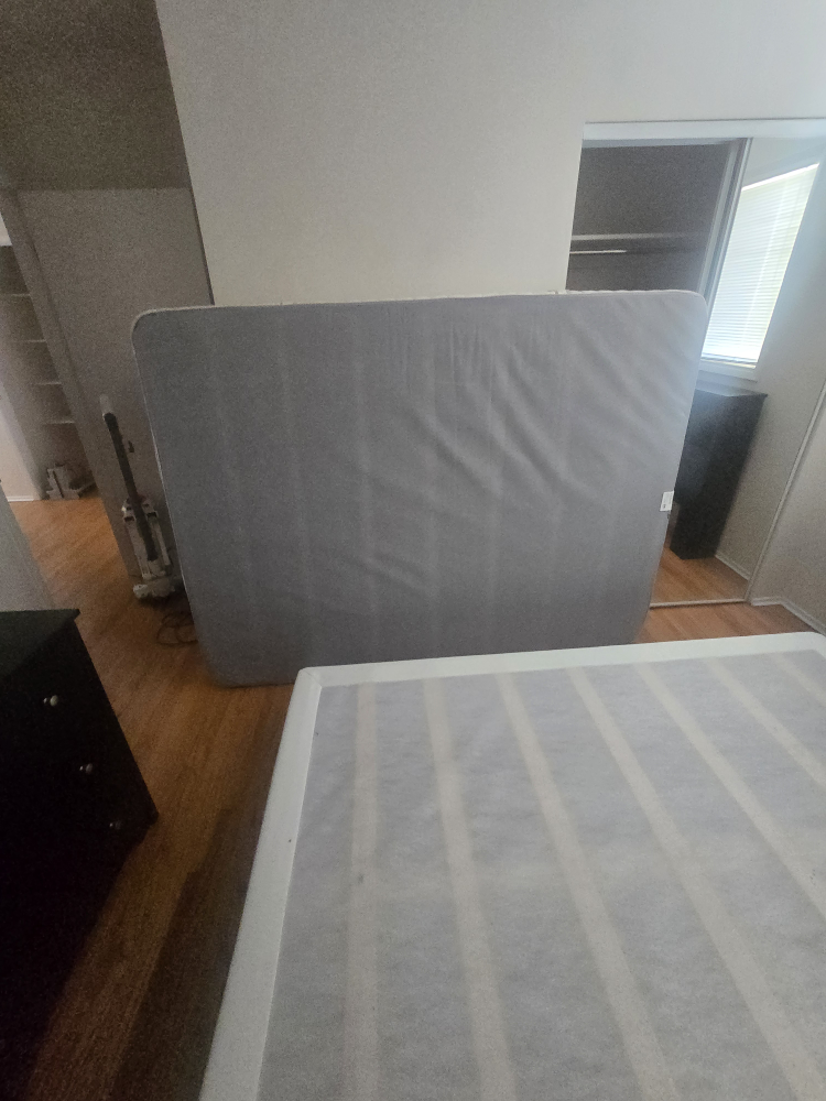 Queen size box spring and matress - photo 2