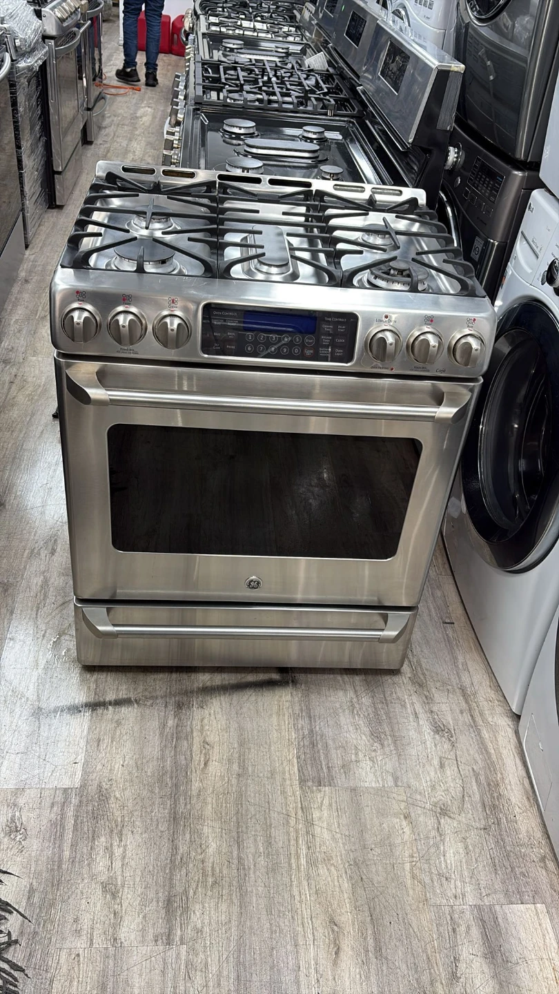 Ge Cafe 30in Stainless steel gas stove