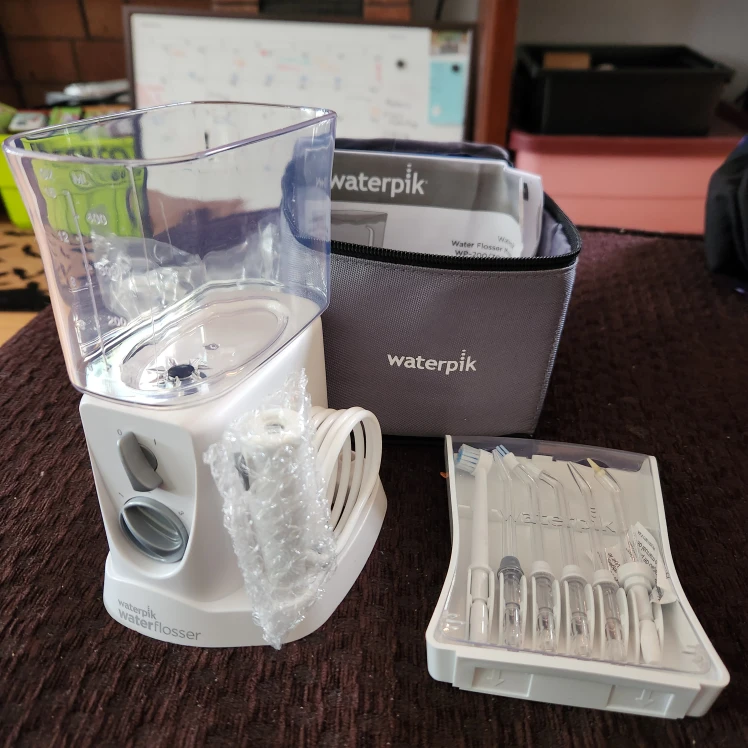 Waterpik Waterflosser WP-200/300 Series - photo 2
