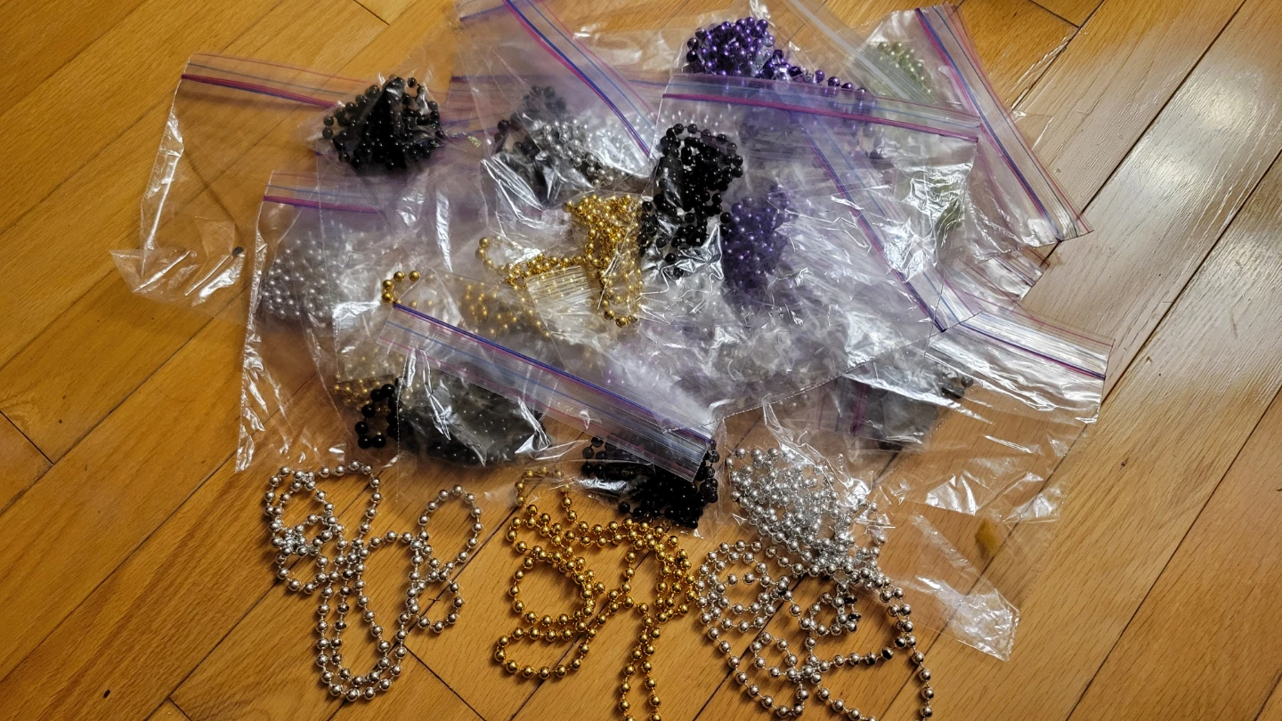BrandNew 35 Beaded Necklaces Greatfor New Year or AnyCelebration - photo 2