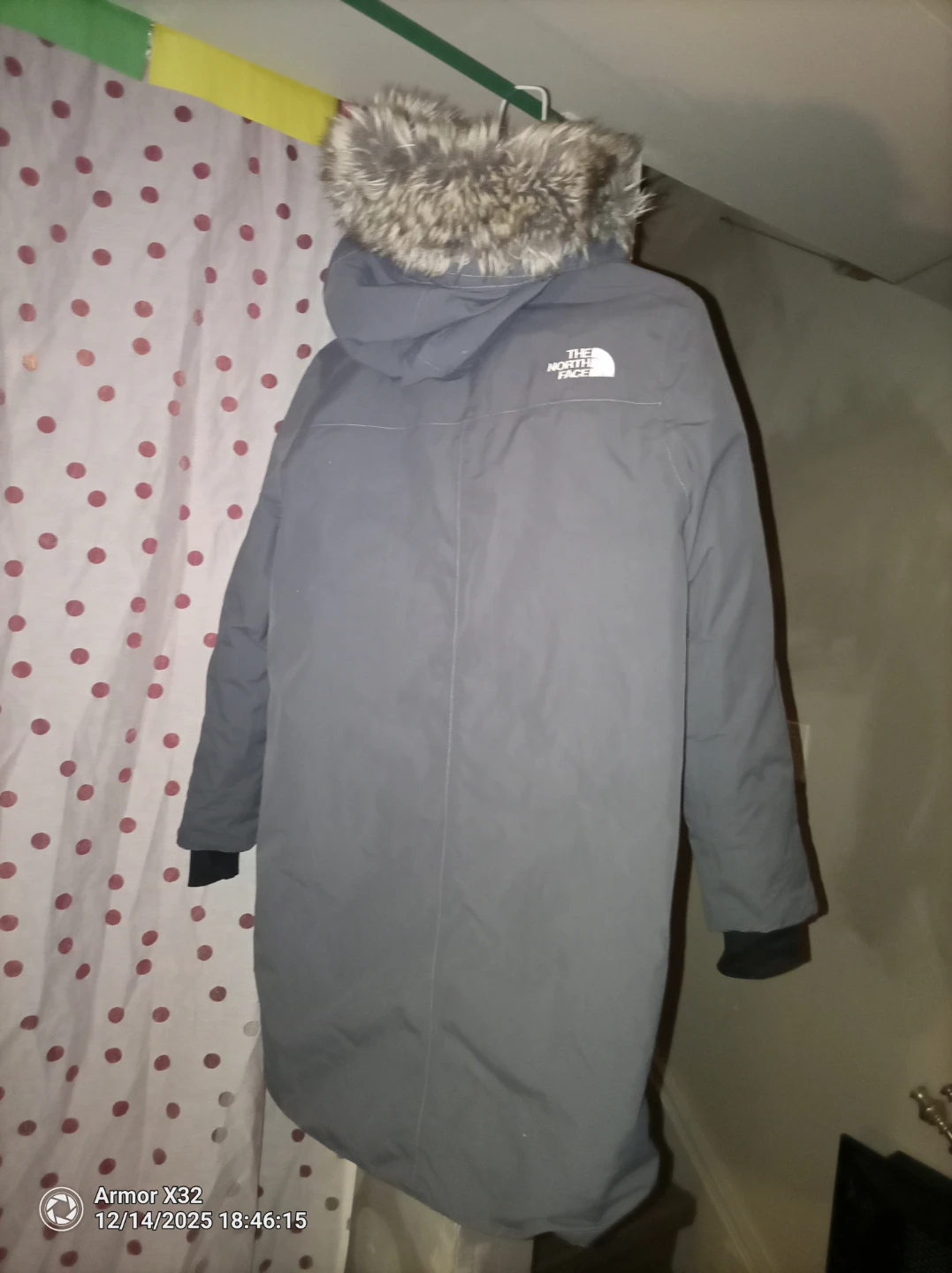 The North Face Girl's Parka, Size M (10/12) - photo 3