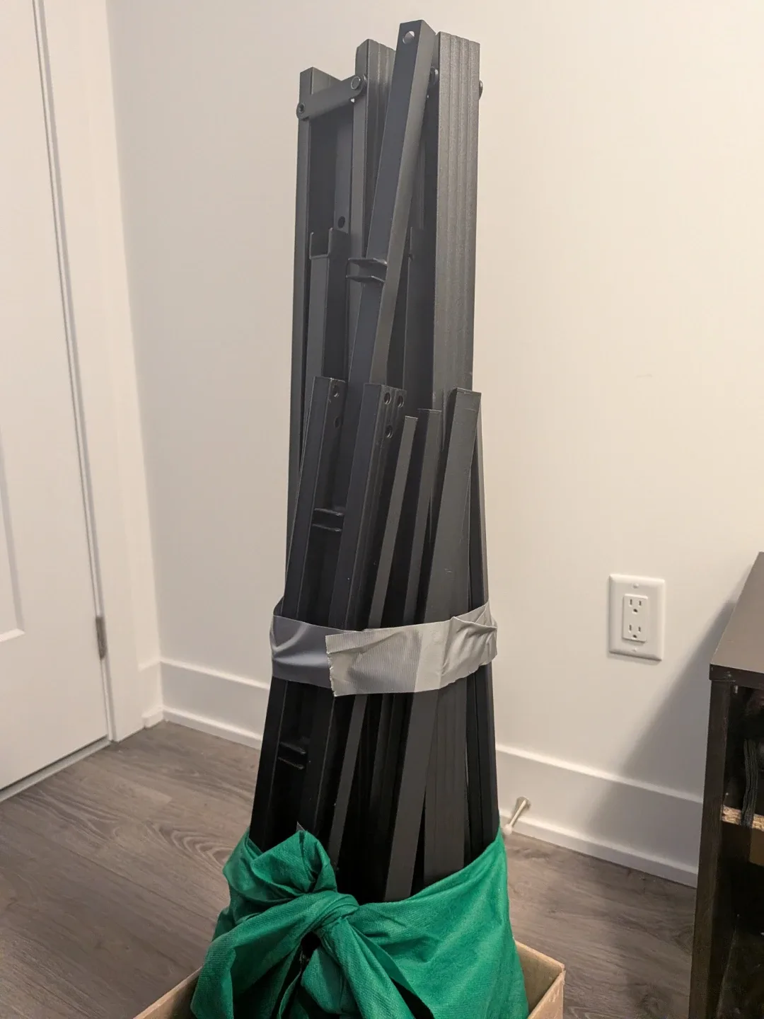 Queen Size Metal Bed Frame - Stable & No Noise