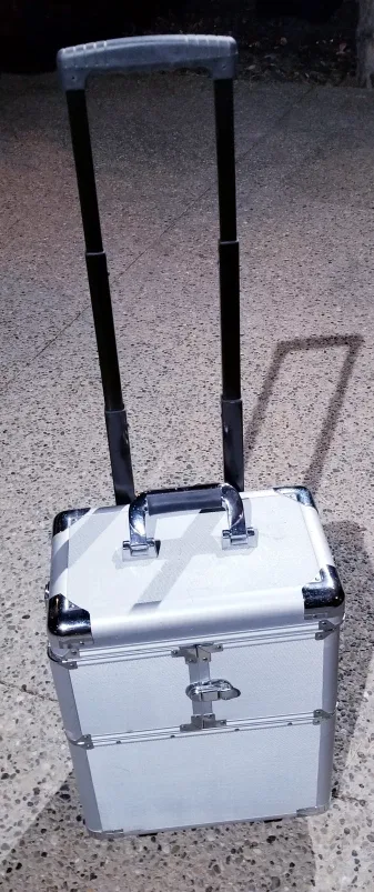 SILVER ROLLING MAKEUP/COSMETIC CASE w/ROLLOUT TRAYS WITH HANDLE image indicator(5)