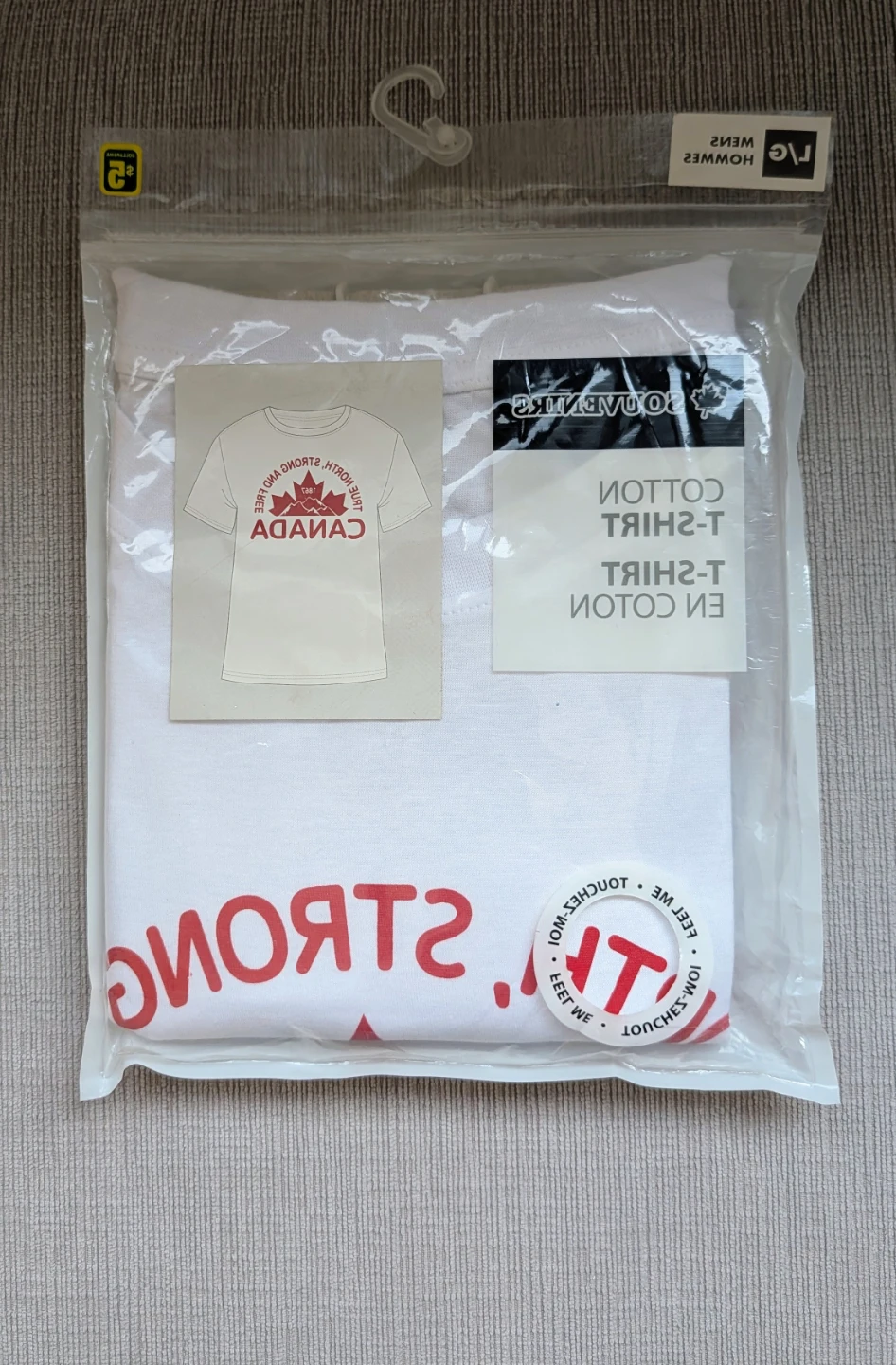 Brand New Canada Souvenir T-Shirt  - Men's Size Large