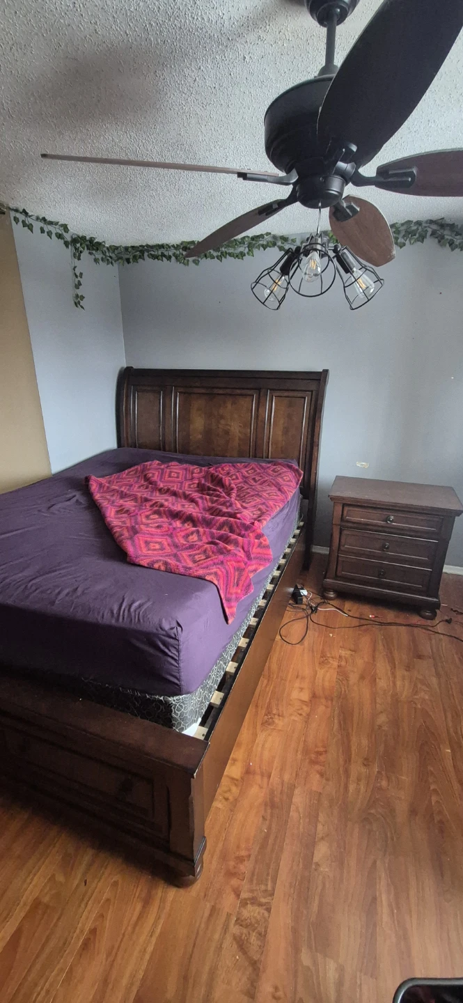 4 piece Bedroom Set
