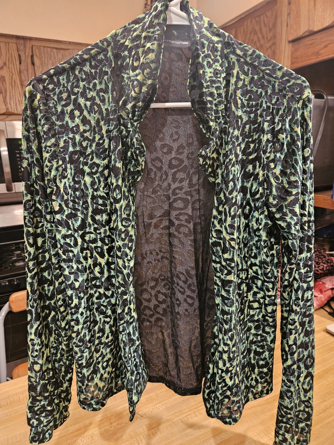 PrettyLittleThing Leopard Print Velvet Shirt US 6