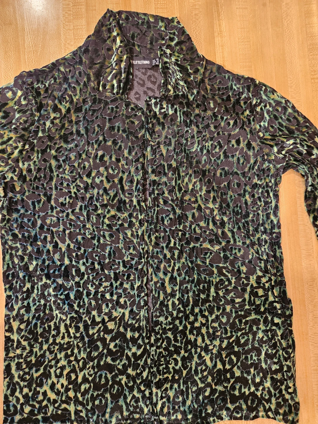 PrettyLittleThing Leopard Print Velvet Shirt US 6 - photo 3