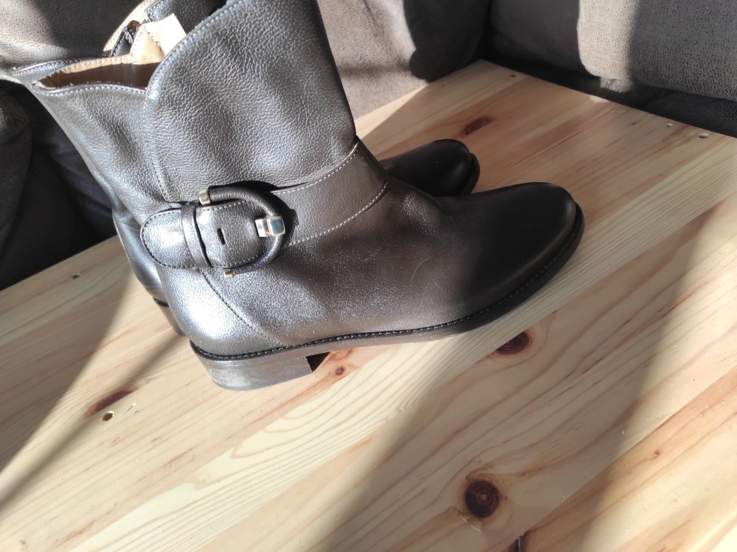 Stylish Brown Leather Ankle Boots with Buckle - photo 4