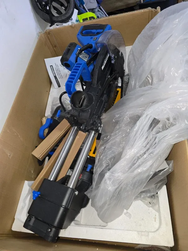 Mastercraft 12" Dual-Bevel Sliding Compound Mitre Saw image indicator(3)