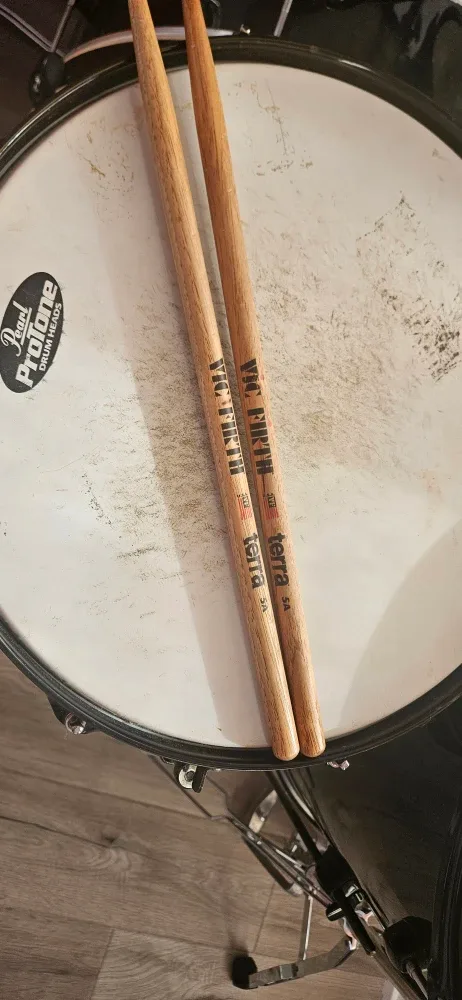 8- Piece Pearl Drum Kit! - Excellent Condition! image indicator(10)