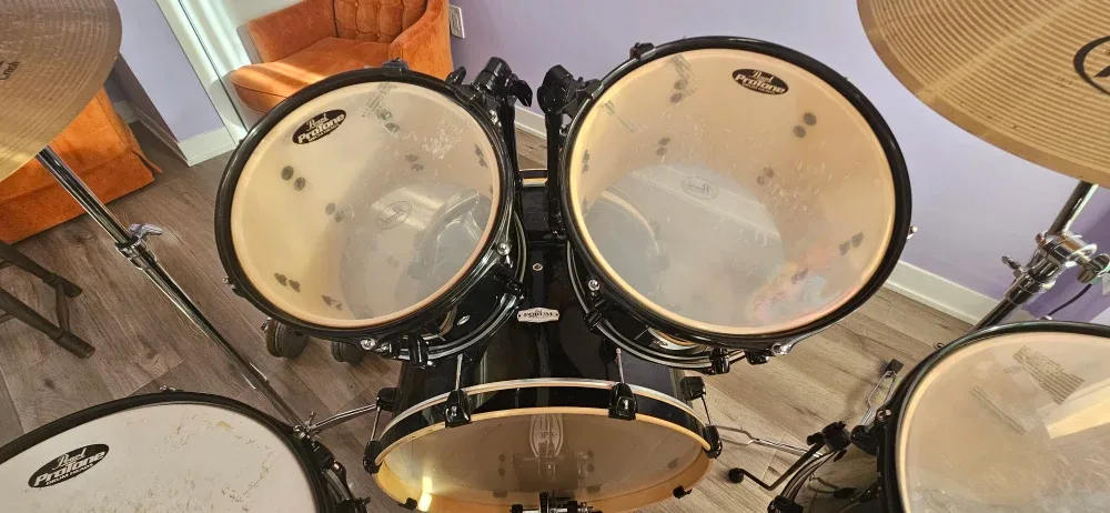 8- Piece Pearl Drum Kit! - Excellent Condition! image indicator(3)