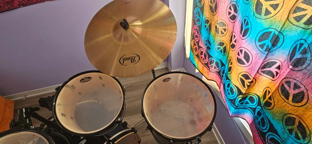 8- Piece Pearl Drum Kit! - Excellent Condition! image indicator(4)