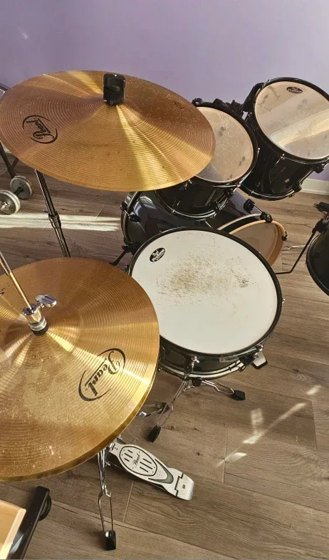 8- Piece Pearl Drum Kit! - Excellent Condition! image indicator(9)
