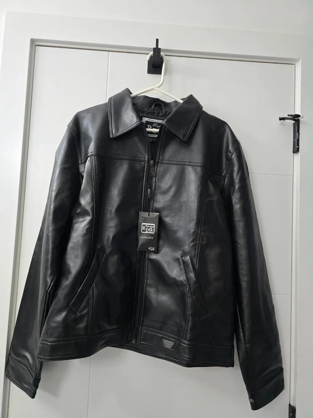 Brand new men's  RDG Black Leather Jacket - Size L
