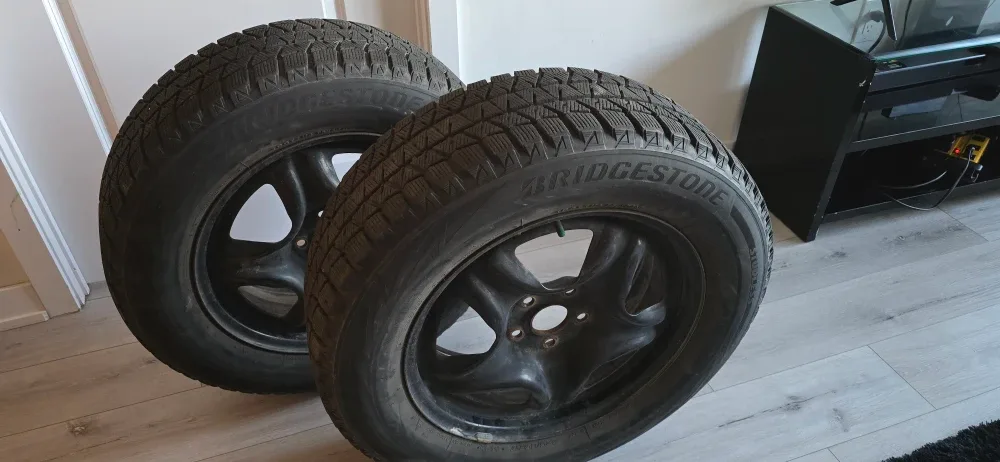 2 Bridgestone Winter Tires image indicator(3)